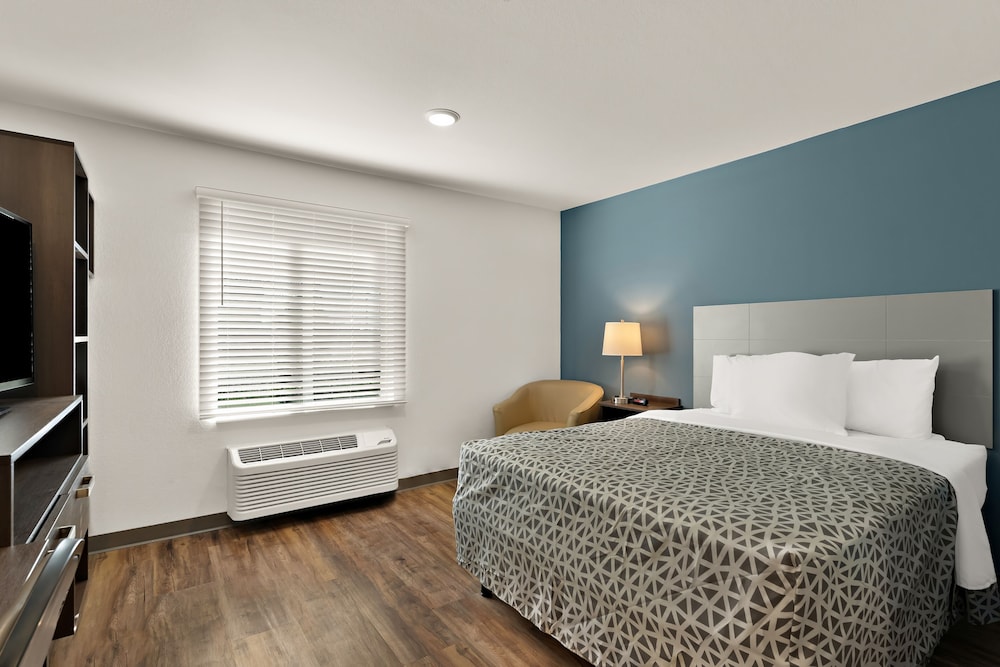 WoodSpring Suites Fort Collins - photo 10