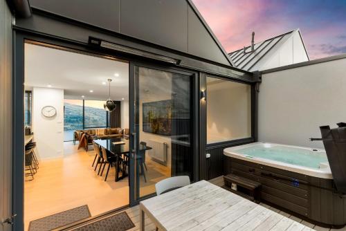 The Rata Luxury Penthouse — 4-Star Luxury Hotel in Queenstown, New Zealand