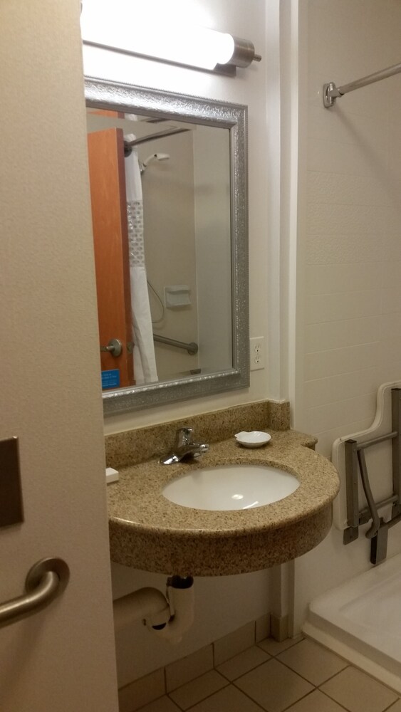 Hampton Inn Cortland - photo 39