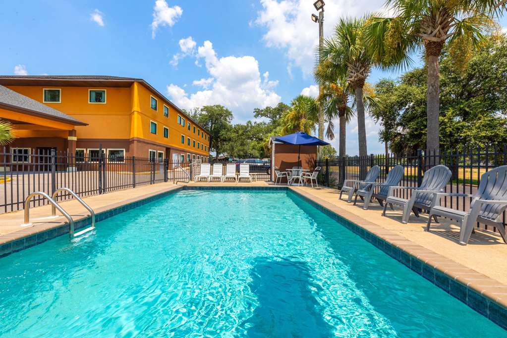 Days Inn by Wyndham Biloxi Beach - photo 11