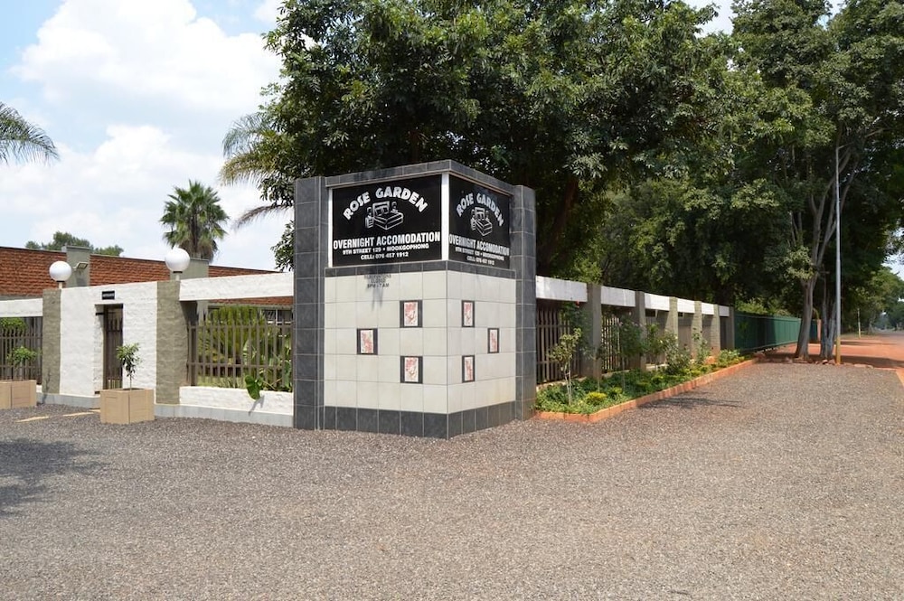 AAA Rose Garden Guesthouse — 4-Star Luxury Hotel in Mokopane, South Africa