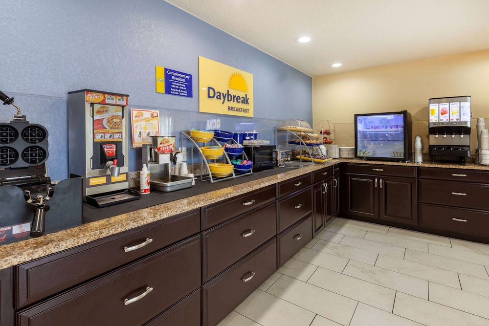 Travelodge By Wyndham Charles Town Harpers Ferry - photo 22