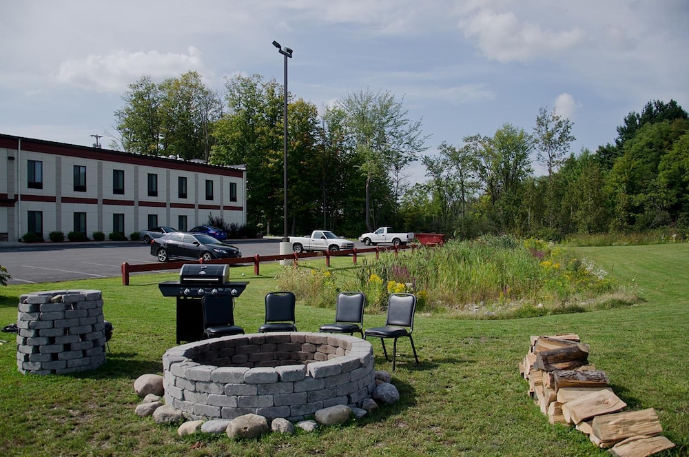 Pleasant Night Inn Carthage Near Fort Drum - photo 36