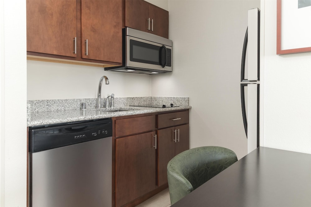 Homewood Suites by Hilton Wauwatosa Milwaukee - photo 16