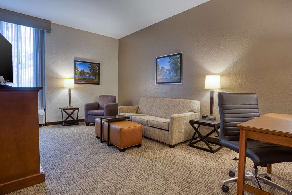 Drury Inn & Suites St. Louis Fairview Heights - photo 23