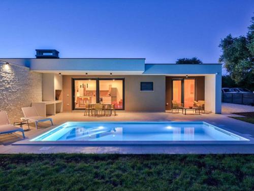 Solis with heated pool — Liznjan — photo 2