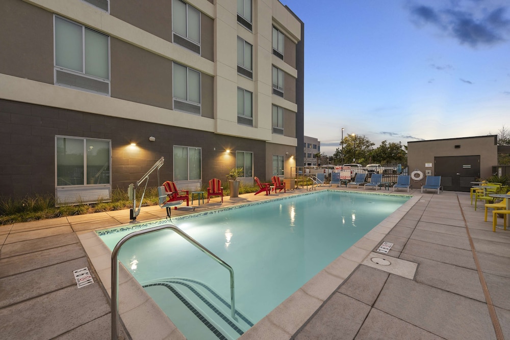 Home2 Suites by Hilton San Bernardino - photo 23