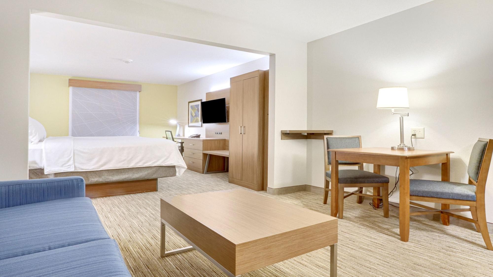 Holiday Inn Express & Suites Portland by IHG - photo 10