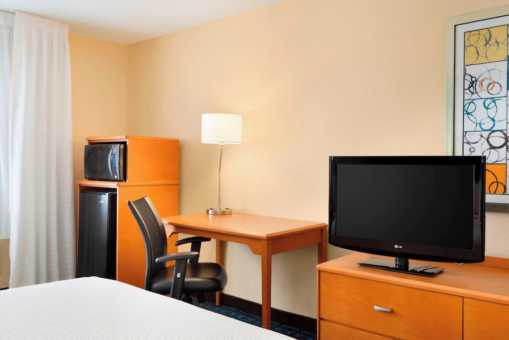 Fairfield Inn & Suites Fort Worth University Drive - photo 6