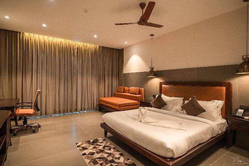 Hotel Omaya Garden in Raipur, India