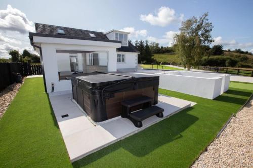 Guest House with hot tub Boyle — 4-Star Luxury Hotel in Boyle, Republic of Ireland