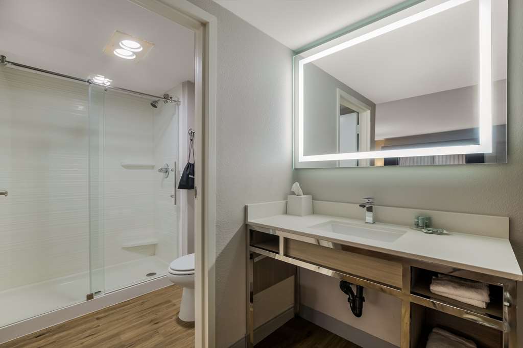 Best Western Diamond Bar Hotel & Suites - photo 30