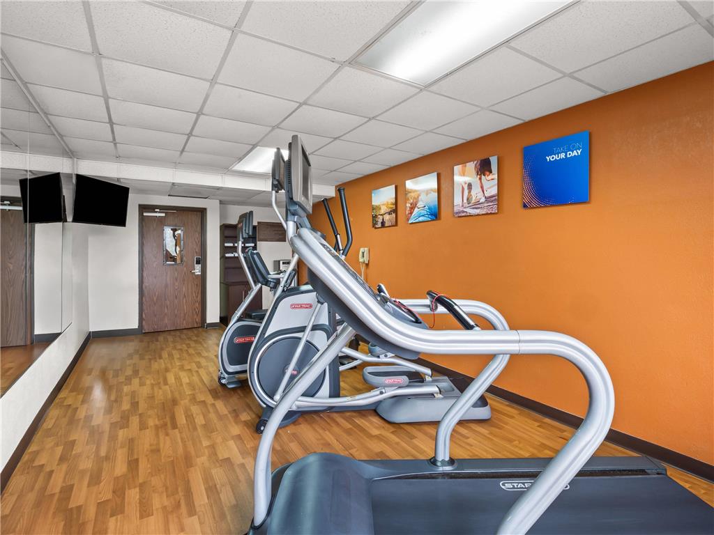 Comfort Inn Metro Airport - photo 45
