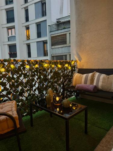Stylish Studio w Balcony in 16th Eiffel Tower - last minute hotel in Paris