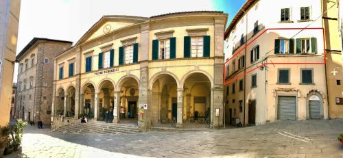 Signorelli House — 4-Star Luxury Hotel in Cortona, Italy