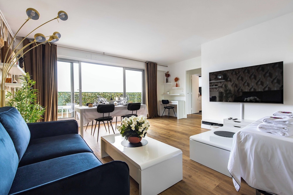 Charming Duplex 1br 4p Eiffel Tower View - last minute hotel in Paris