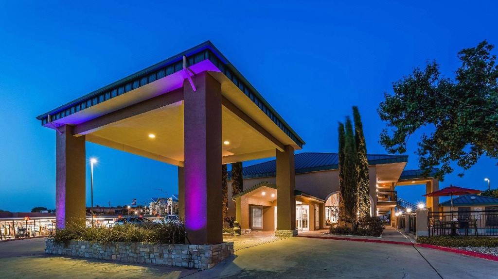 Marble Falls Inn - photo 7
