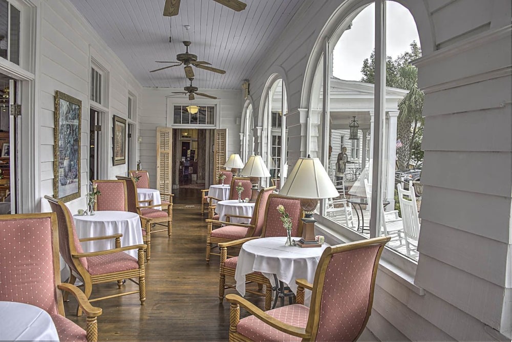 Putnam Lodge Hotel and Spa - photo 33