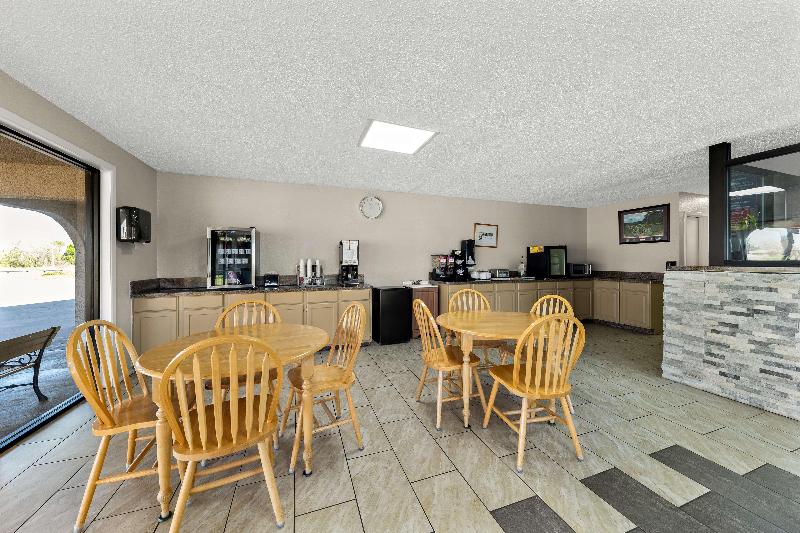 Americas Best Value Inn Bonham - photo 26