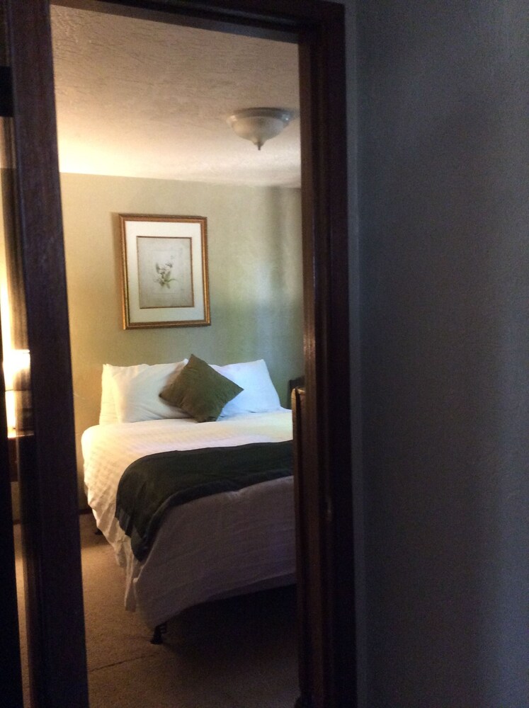 Robin Hood Village Resort - photo 20