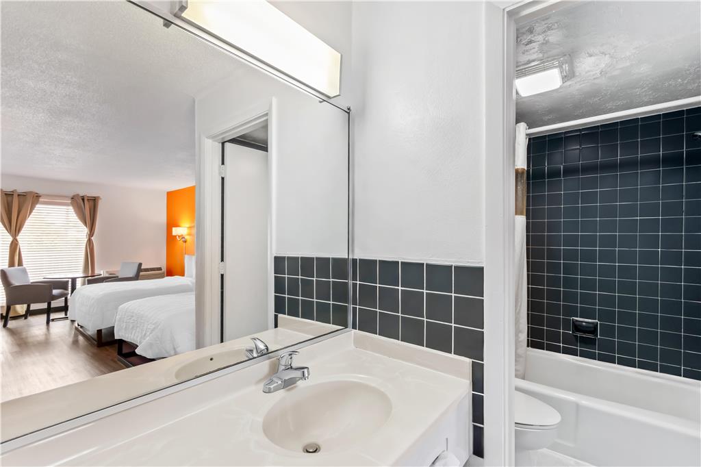 Americas Best Value Inn & Suites Williamstown - photo 21