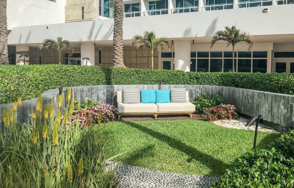 Luxury Condo Wellness Spa Resort By LMC - photo 20