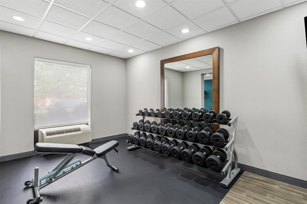 Hampton Inn & Suites Richmond Virginia Center - photo 31