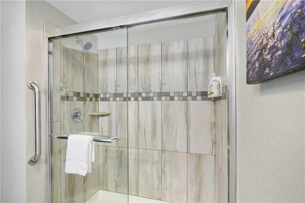 La Quinta Inn & Suites by Wyndham Batavia - photo 29