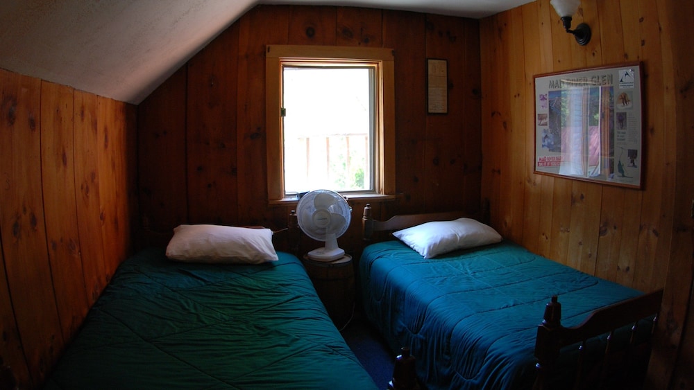 Hyde Away Inn - photo 4