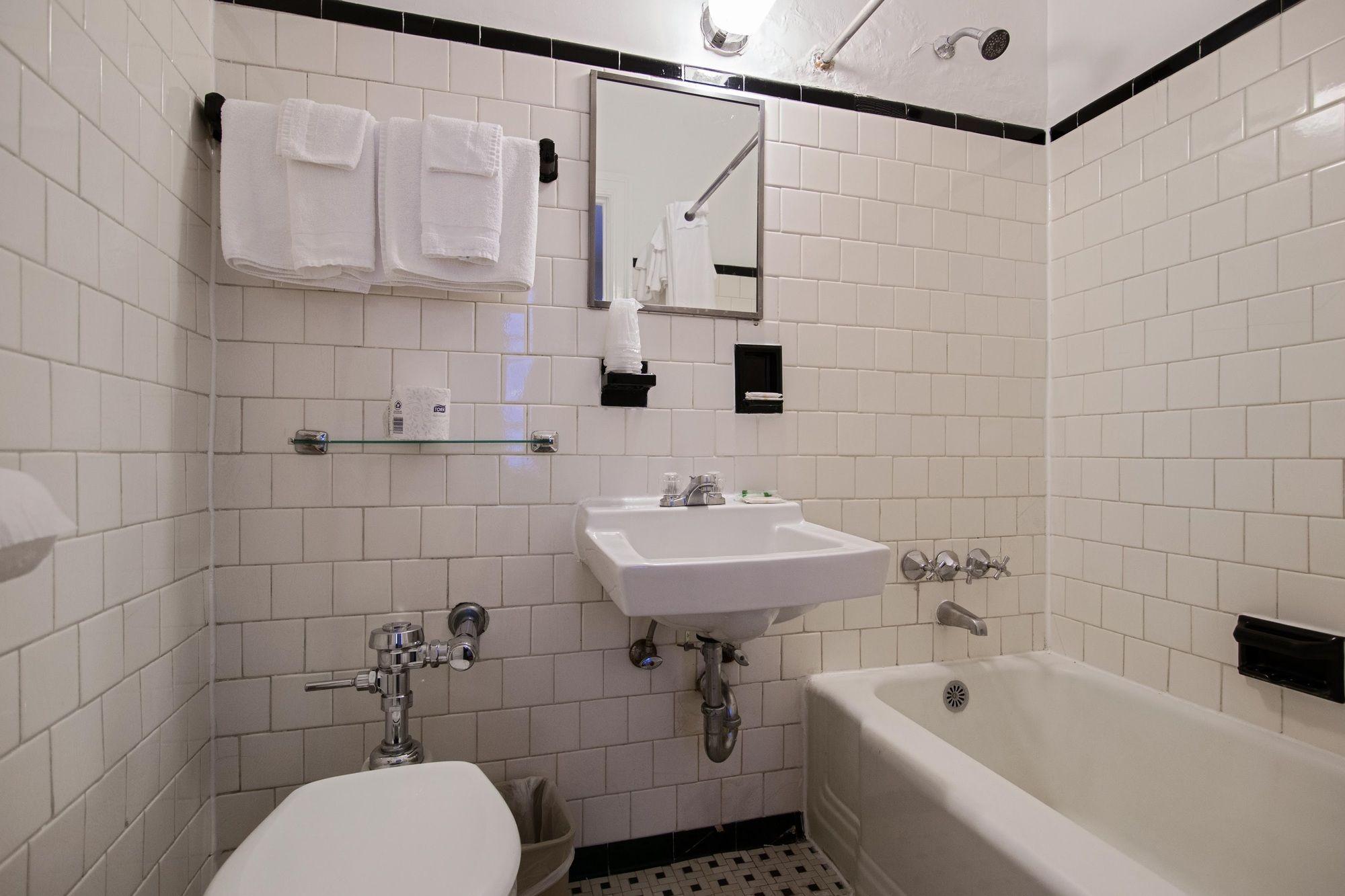 Hotel Harrington - photo 18