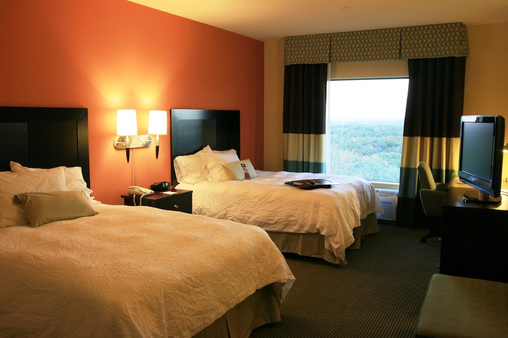 Hampton Inn & Suites Austin Lakeway - photo 17