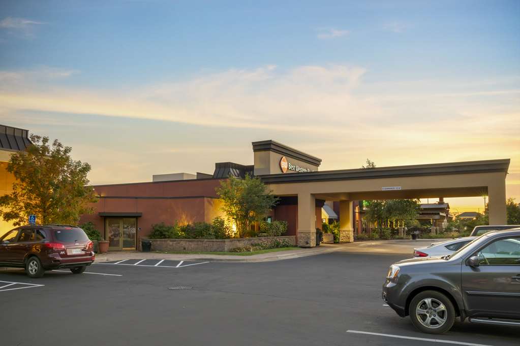 Best Western Plus St. Paul North Shoreview - photo 12