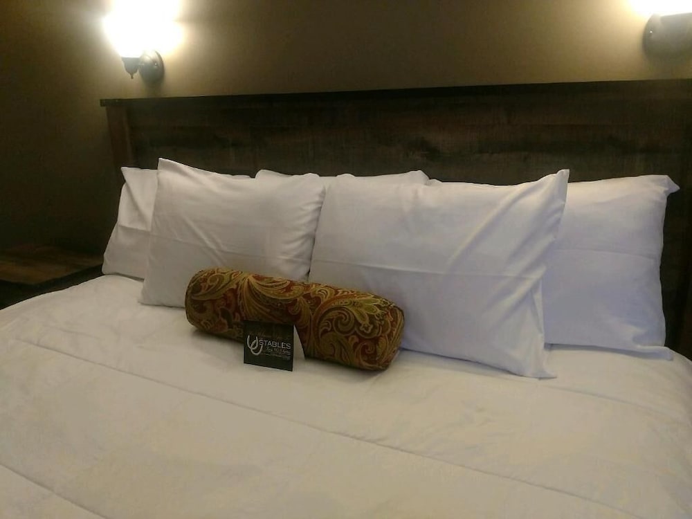 The Stables Inn and Suites - photo 12
