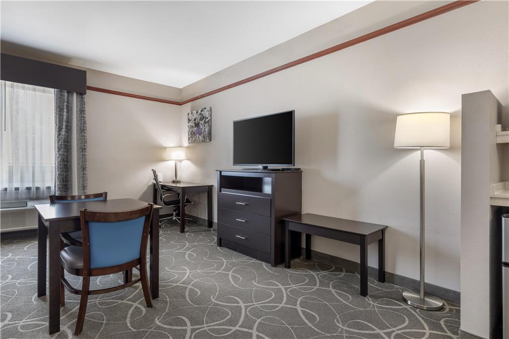 Best Western Limestone Inn & Suites - photo 21