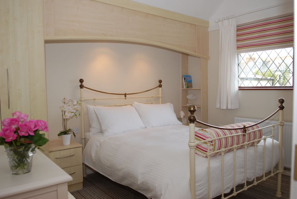 Halwell Lodge — 4-Star Luxury Hotel in St Ives, United Kingdom