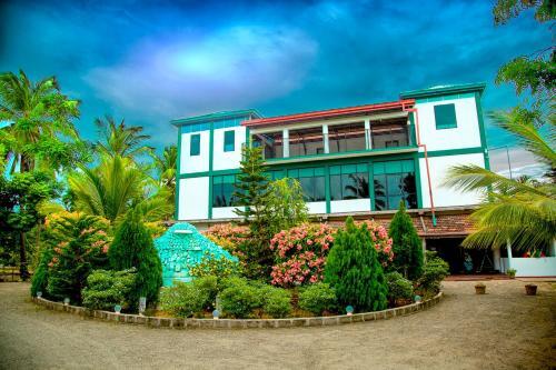 Hotel Nirmaa Shadow Inn - last minute hotel in Unknown City