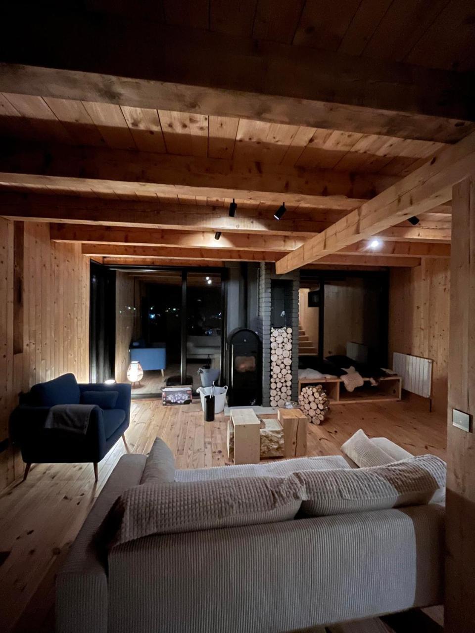 Cabana Neagră in Belis, Romania