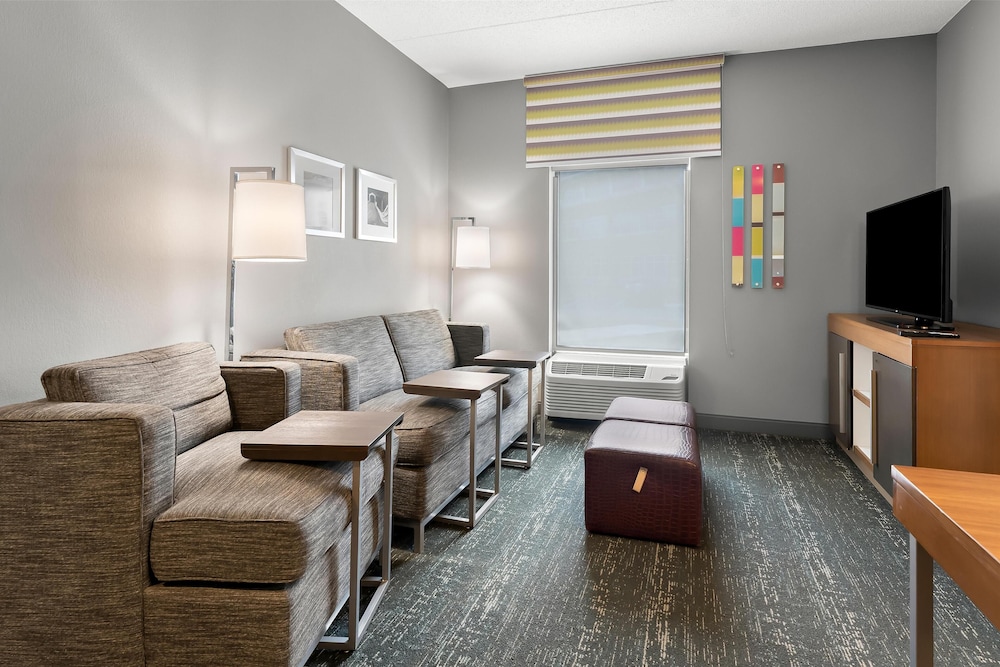 Hampton Inn & Suites Newtown - photo 82