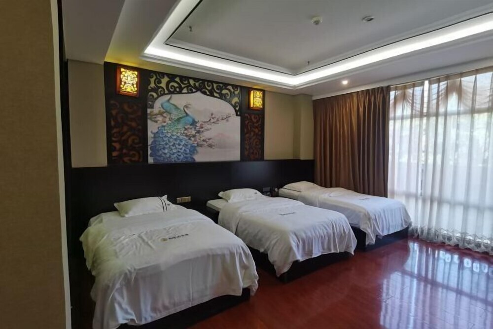 Fengweizhu Hotel - last minute hotel in Baoshan
