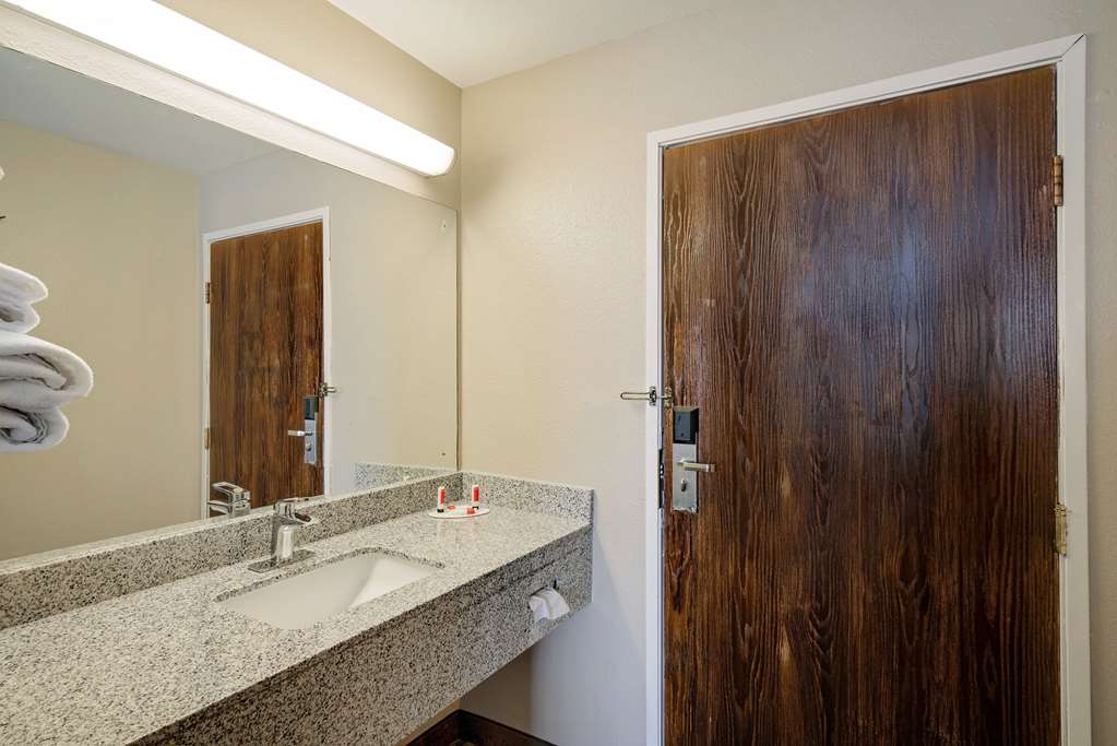 Super 8 by Wyndham Lexington Hamburg Area - photo 11