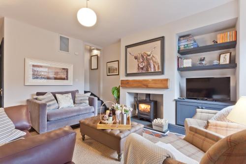Bumble Choo Cottage Windermere Lake District — 4-Star Luxury Hotel in Windermere, United Kingdom