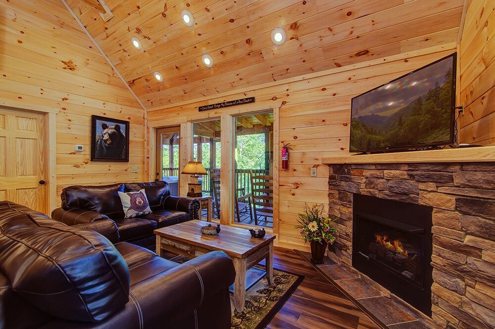 Grin Inn Bear It free tickets no catch — 4-Star Luxury Hotel in Sevierville, United States