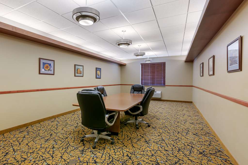 Best Western Golden Prairie Inn & Suites - photo 9