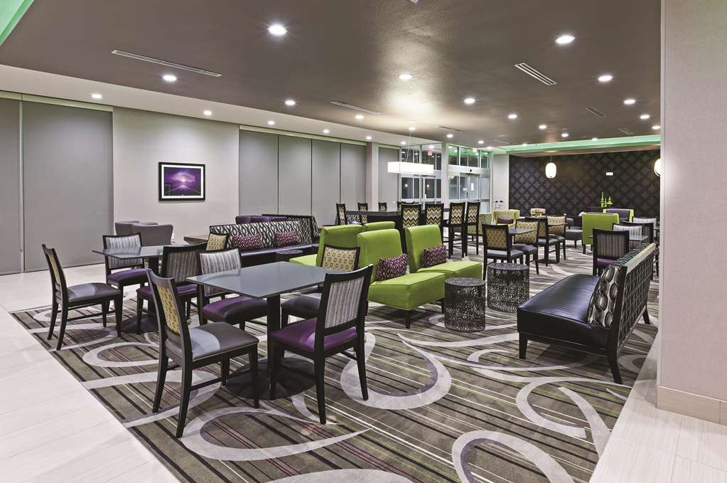 La Quinta Inn & Suites by Wyndham College Station South - photo 44