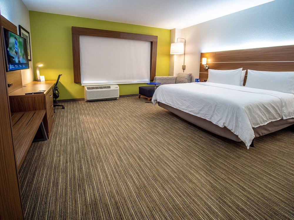 Holiday Inn Express & Suites Oklahoma City Airport by IHG - photo 3