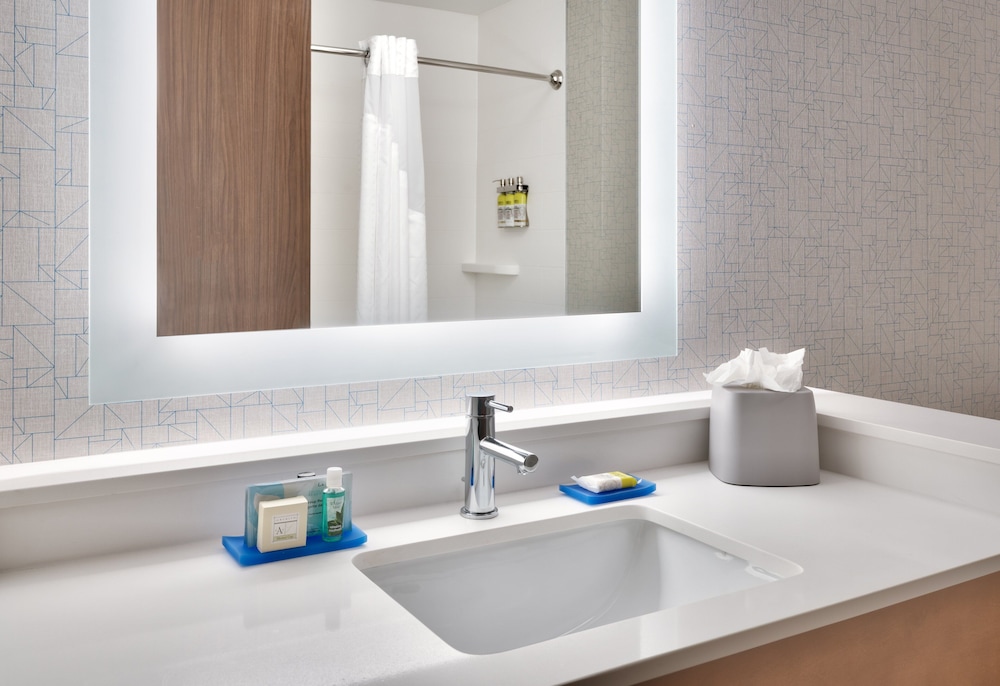 Holiday Inn Express & Suites Gainesville I 75 by IHG - photo 18