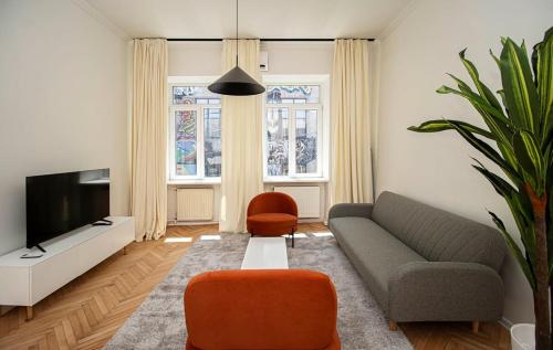 Chic 3BR Apt Near Fabrika By Wehost — 4-Star Luxury Hotel in Tbilisi, Georgia