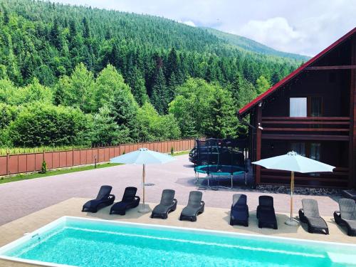 Bambetli in Tatariv, Ukraine