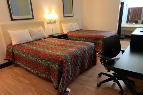 Economy Inn of Holland - photo 21