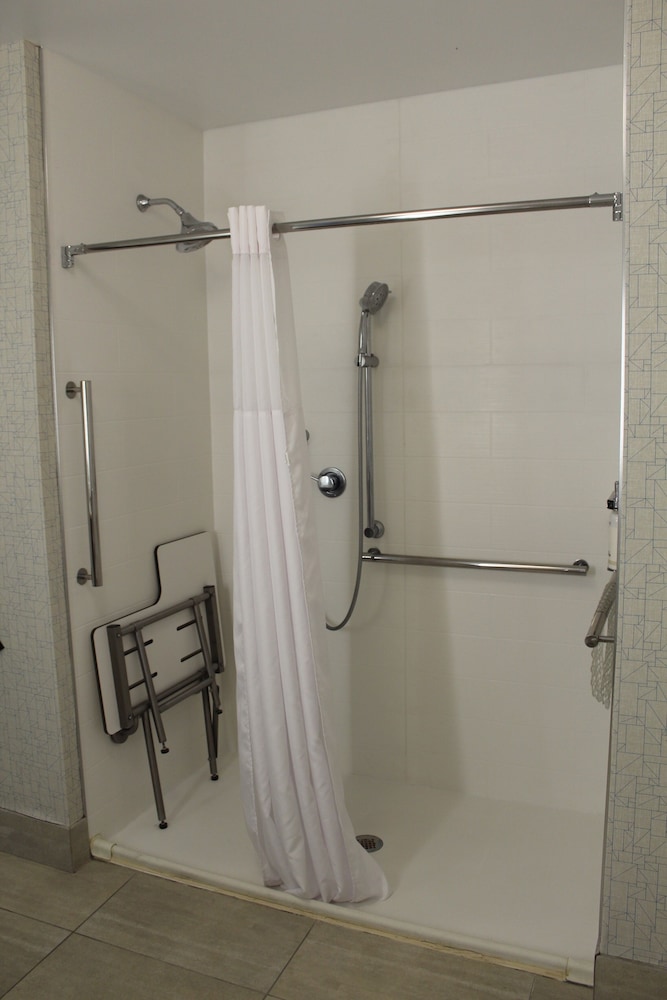 Holiday Inn Express and Suites Gettysburg by IHG - photo 43